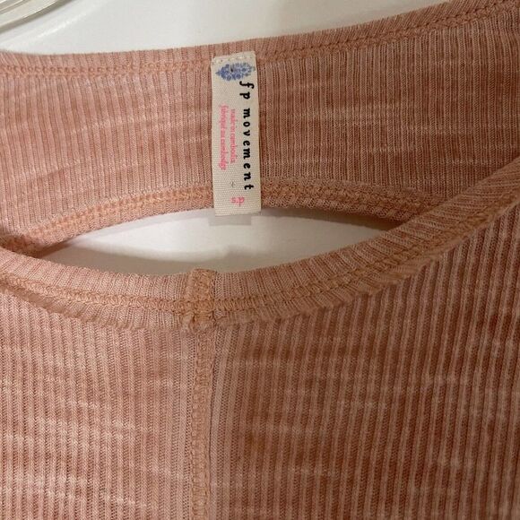 FP Movement Free people ribbed peach pink long sleeve keyhole back shirt SMALL - Picture 4 of 6